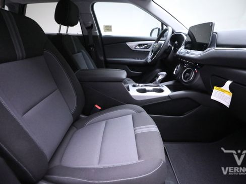 New 2025 Chevrolet Blazer LT image 11