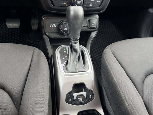 Used 2022 Jeep Renegade Latitude w/ Convenience Group AWD/4WD image 23