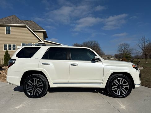 Used 2014 Toyota 4Runner Limited image 5