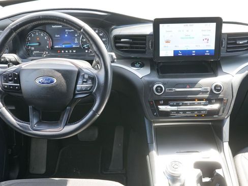 Used 2020 Ford Explorer XLT w/ Comfort Package RWD image 23