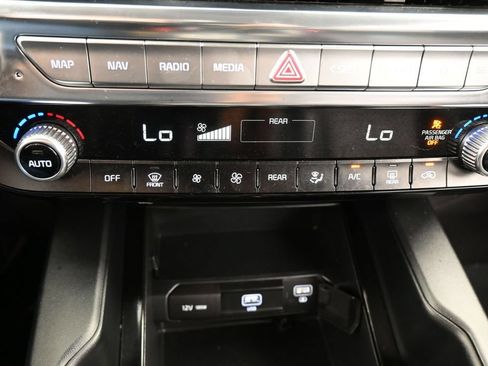 Used 2022 Kia Telluride LX FWD image 26