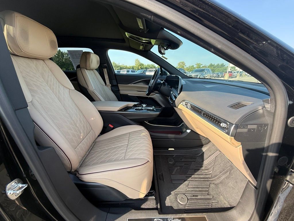Certified 2025 Cadillac Lyriq Sport w/ Nappa Leather Package AWD/4WD image 34
