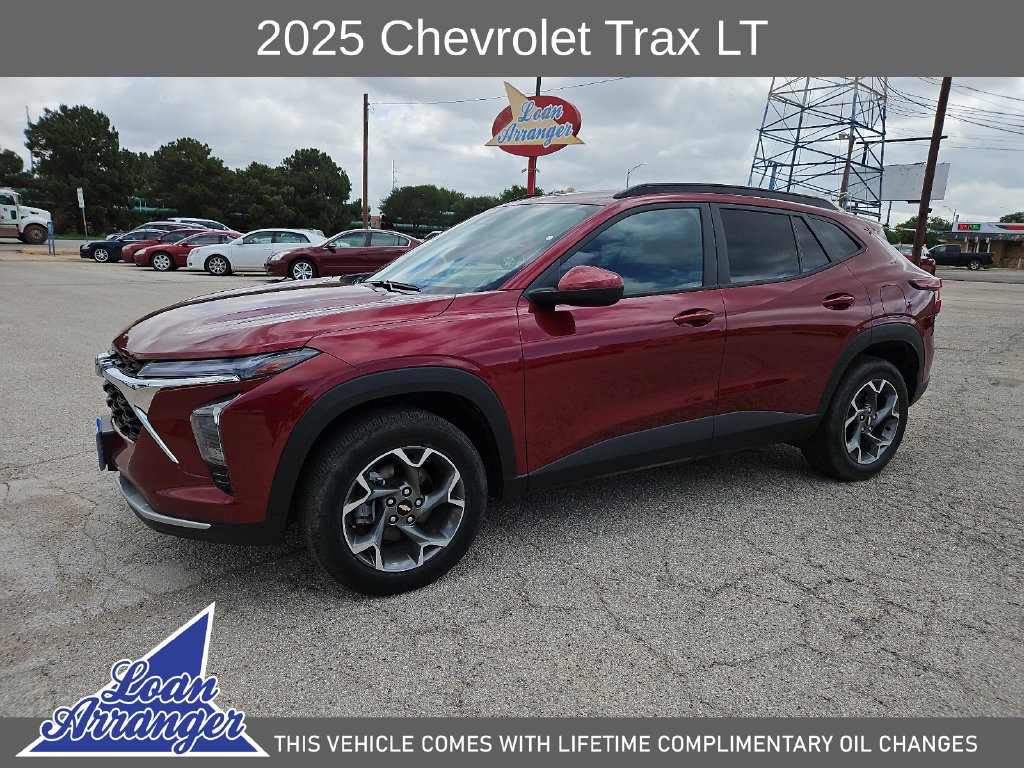 Used 2025 Chevrolet Trax LT FWD image 5