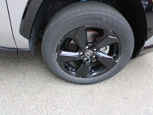 Used 2021 Toyota RAV4 XSE w/ XSE Grade Weather Package AWD/4WD image 10