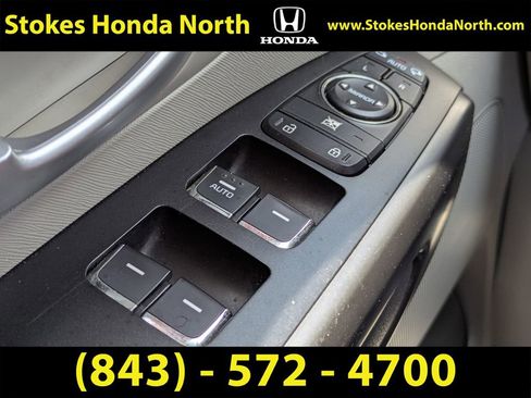 Used 2017 Kia Sedona LX w/ LX Essentials Premium Package image 29