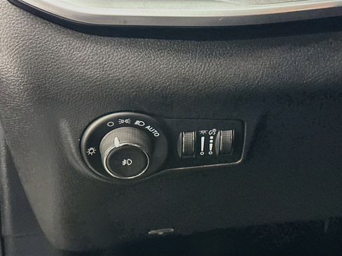Used 2025 Jeep Compass Limited AWD/4WD image 17