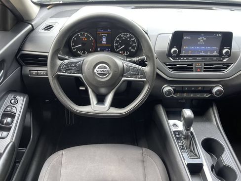 Used 2022 Nissan Altima 2.5 S FWD image 12