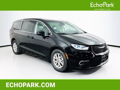 Used 2024 Chrysler Pacifica Touring-L