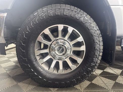 Used 2020 Ford F250 Lariat w/ FX4 Off-Road Package AWD/4WD image 10