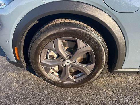 Used 2023 Ford Mustang Mach-E Select image 12