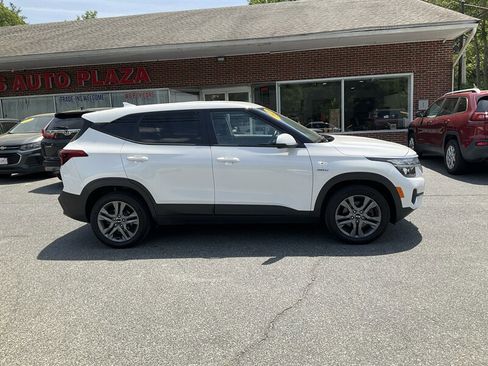 Used 2021 Kia Seltos LX AWD/4WD image 4