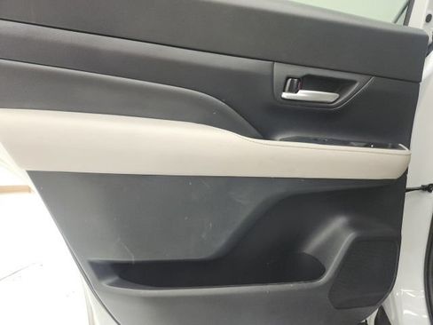 Used 2024 Toyota Grand Highlander FWD image 9