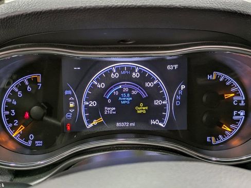 Used 2021 Jeep Grand Cherokee Laredo image 15