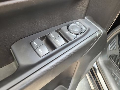 Used 2022 Chevrolet Silverado 1500 Custom AWD/4WD image 19