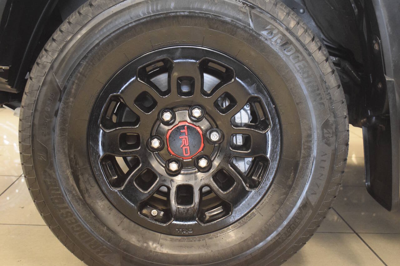 Used 2017 Toyota Tacoma TRD Pro AWD/4WD image 32