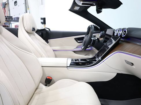 Used 2024 Mercedes-Benz CLE 450 4MATIC Cabriolet image 21
