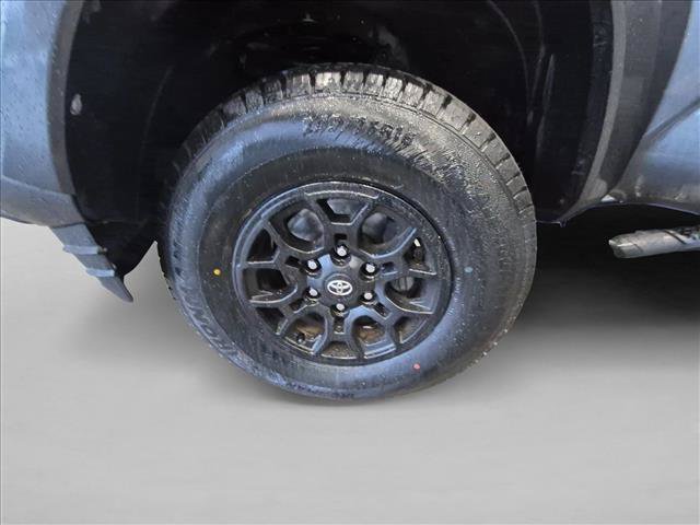 Used 2022 Toyota Tacoma SR5 w/ Technology Package RWD image 23
