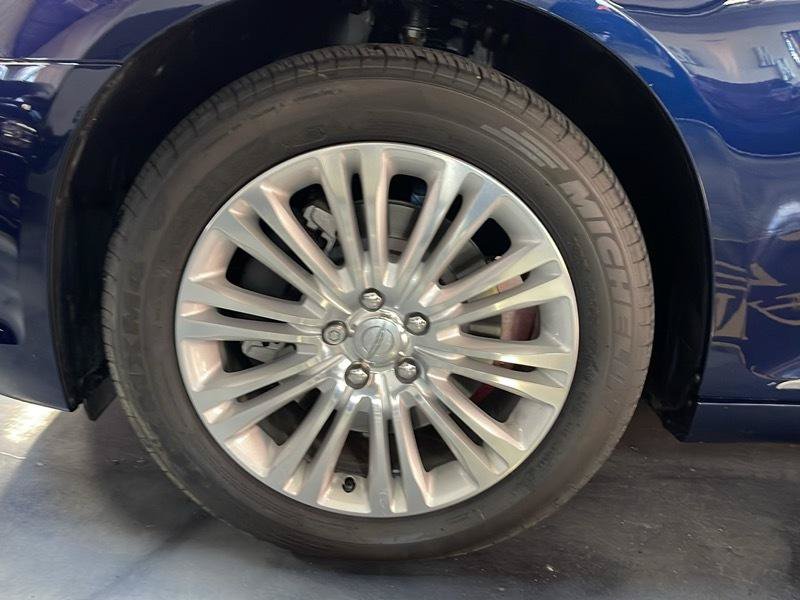 Used 2014 Chrysler 300 C w/ Beats Audio Group AWD/4WD image 17