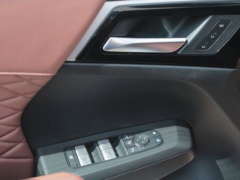 New 2025 Mitsubishi Outlander SEL image 14