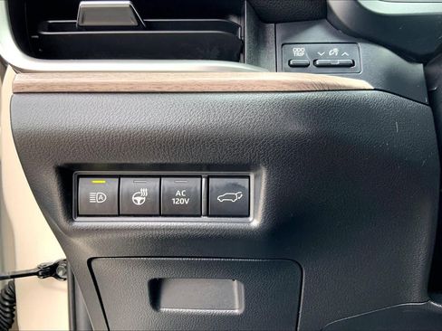 Certified 2024 Toyota Grand Highlander AWD Hybrid image 33