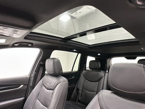 Used 2022 Cadillac XT6 Premium Luxury w/ LPO, ONYX Package image 16