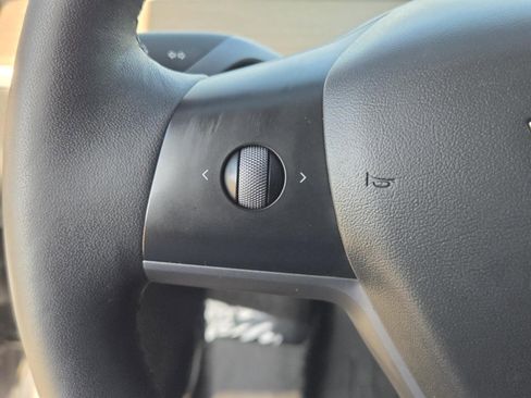 Used 2021 Tesla Model 3 Long Range image 16