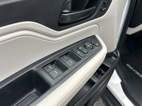 Certified 2026 Honda Odyssey EX-L image 19