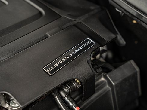 Used 2017 Jaguar F-PACE S image 40