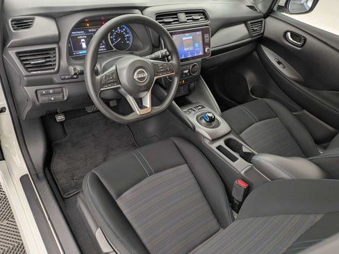 Used 2023 Nissan Leaf S FWD image 2