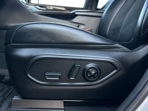 Used 2023 Jeep Grand Cherokee Altitude image 13