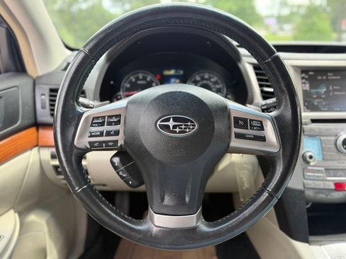 Used 2013 Subaru Outback 2.5i Limited AWD/4WD image 25