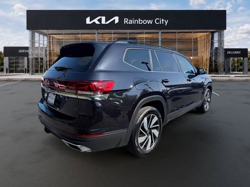 Used 2025 Volkswagen Atlas SE FWD image 4