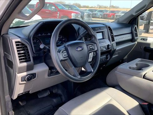 Used 2020 Ford F250 XL w/ Power Equipment Group image 18