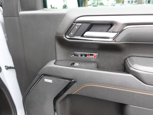Used 2025 GMC Sierra 1500 AT4 w/ Technology Package AWD/4WD image 42
