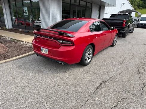 Used 2015 Dodge Charger SXT RWD image 5