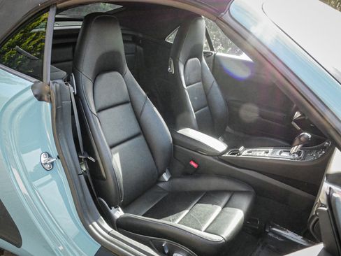 Used 2019 Porsche 911 Carrera image 32