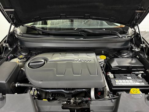 Used 2018 Jeep Cherokee Trailhawk AWD/4WD image 10
