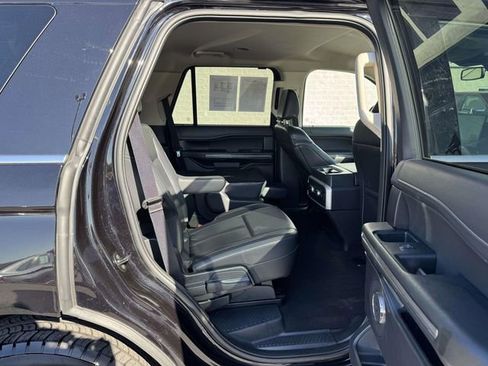 Used 2024 Ford Expedition XLT AWD/4WD image 12