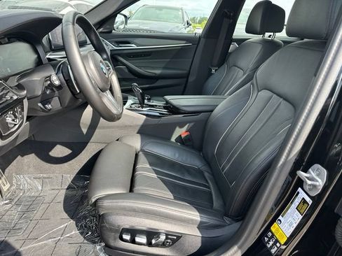 Used 2023 BMW M550i xDrive w/ Executive Package AWD/4WD image 19