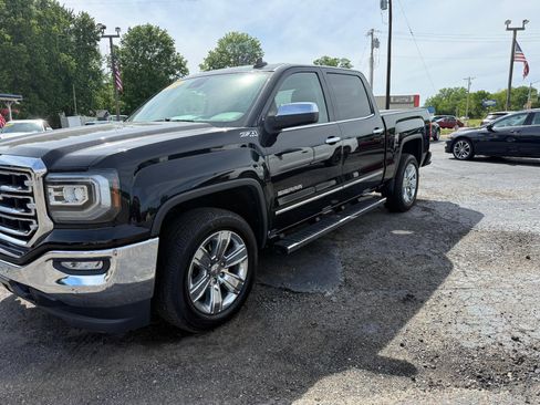 Used 2018 GMC Sierra 1500 SLT AWD/4WD image 2