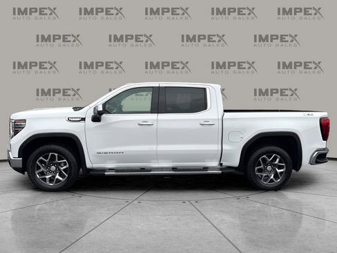 Used 2025 GMC Sierra 1500 SLT image 2