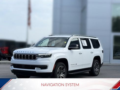 Used 2025 Jeep Wagoneer 4WD image 2