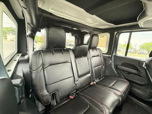 Used 2025 Jeep Wrangler Unlimited Rubicon AWD/4WD image 41