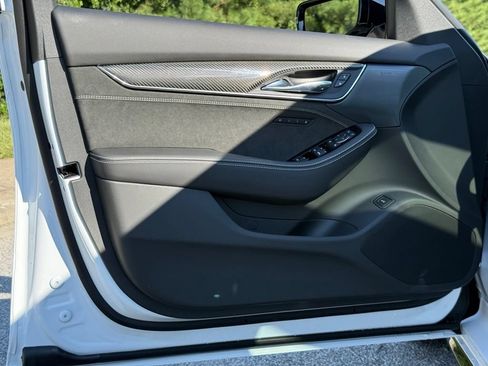 New 2026 Cadillac CT5 V w/ LPO, ONYX Package AWD/4WD image 17