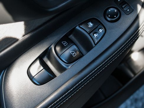 Used 2019 Nissan Murano S AWD/4WD image 9