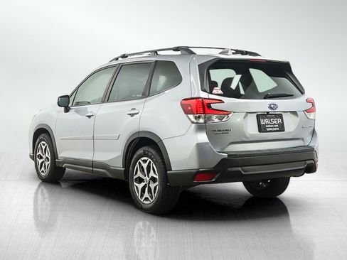 Used 2020 Subaru Forester Premium AWD/4WD image 3