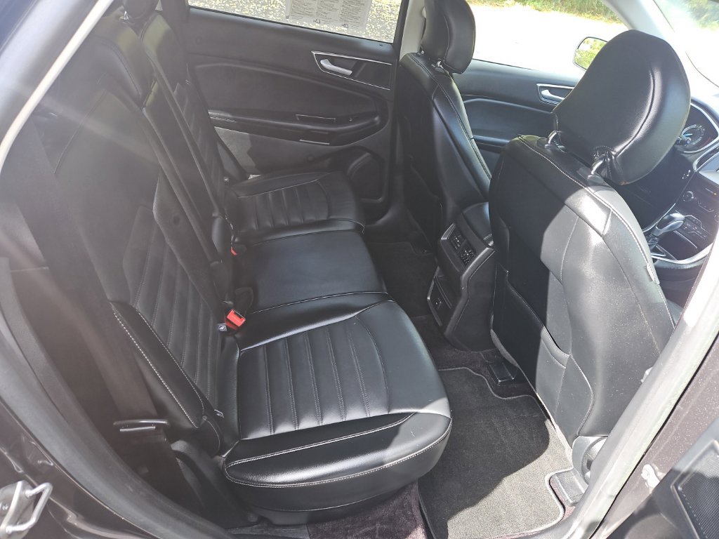 Used 2017 Ford Edge SEL w/ Equipment Group 201A AWD/4WD image 28