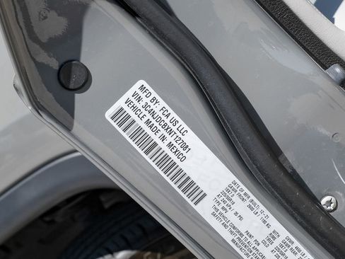 Used 2022 Jeep Compass Limited image 68