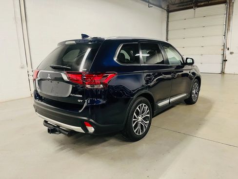 Used 2017 Mitsubishi Outlander GT AWD/4WD image 8