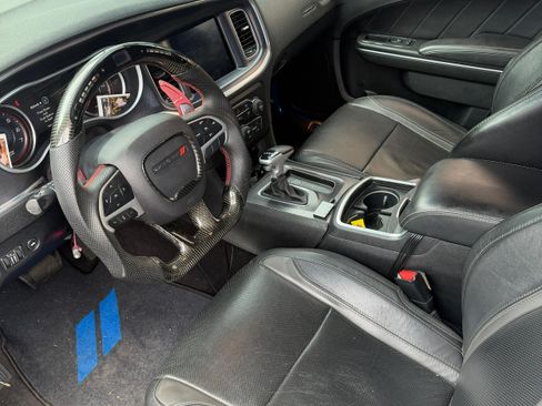 Used 2018 Dodge Charger R/T w/ Plus Group RWD image 3